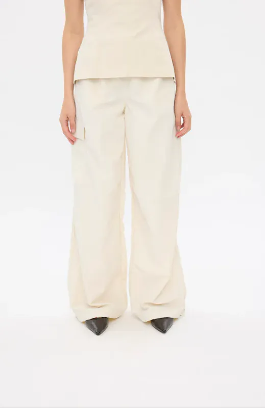 ZOEYFV 351 Breezy White