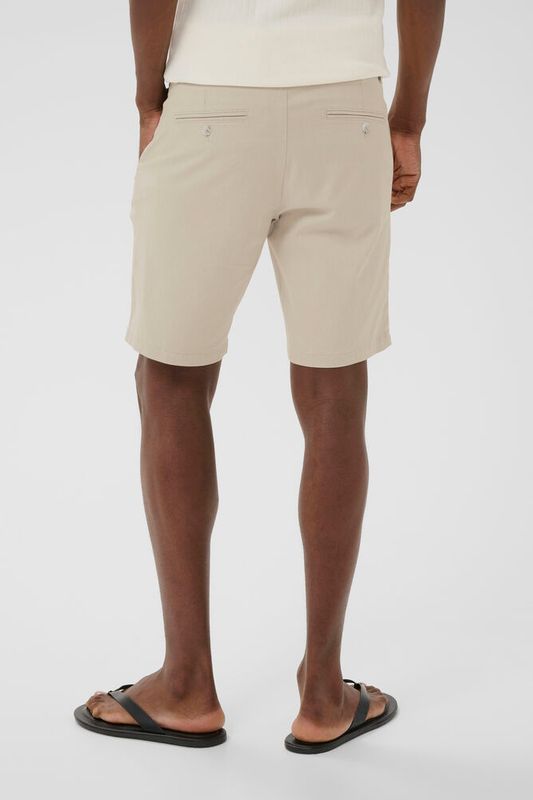 MAthomas Short Off White