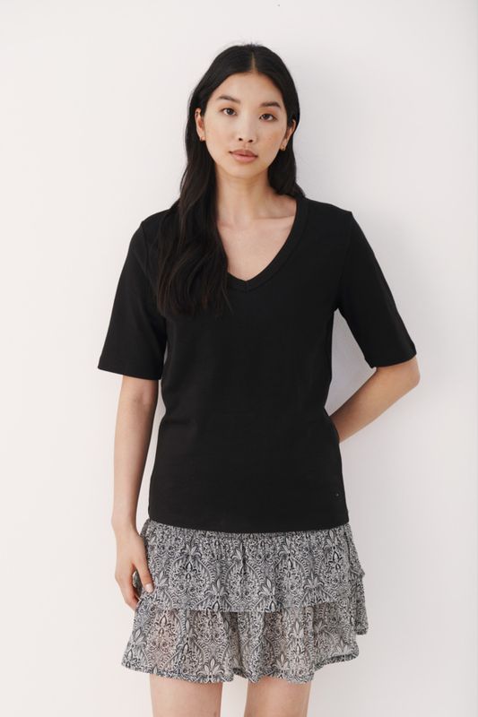 RATANSA V-Neck Tshirt Black