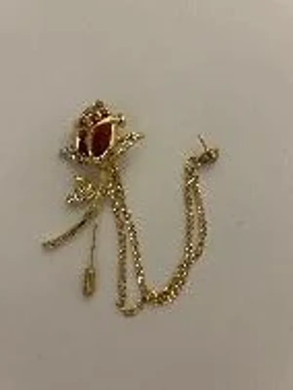R Brooch Gold