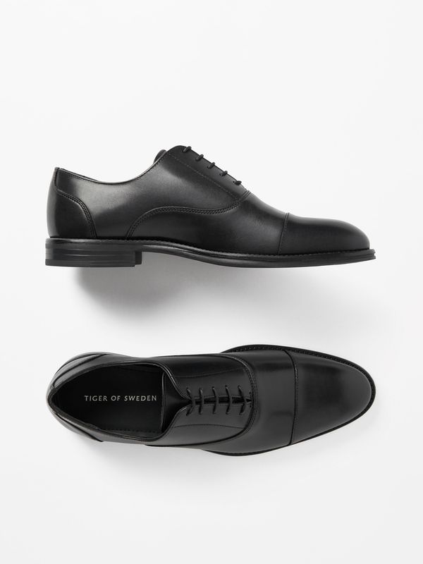LATHAN Shoes Black 