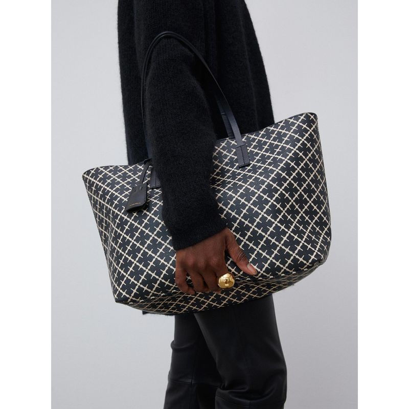 ABIGAIL Signature Flower Black